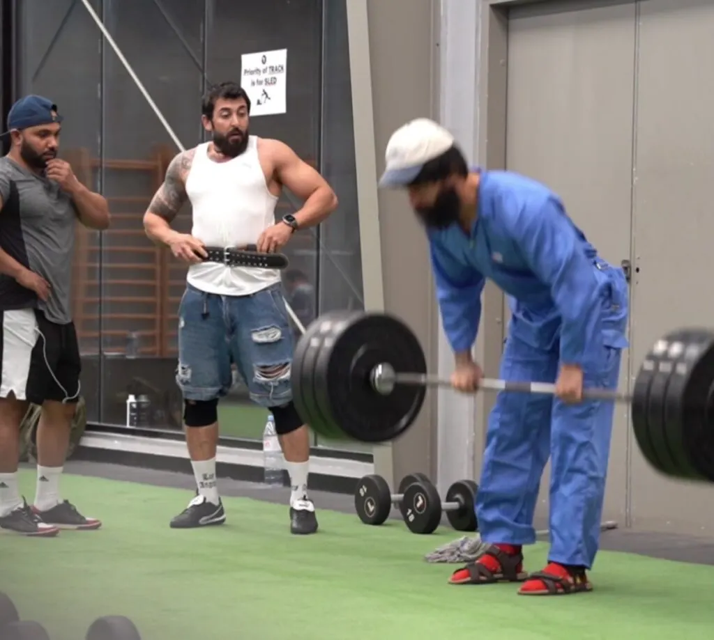 @anatoly_pranks Can I clean here ? #anatoly #prank #fitness #cleaner
