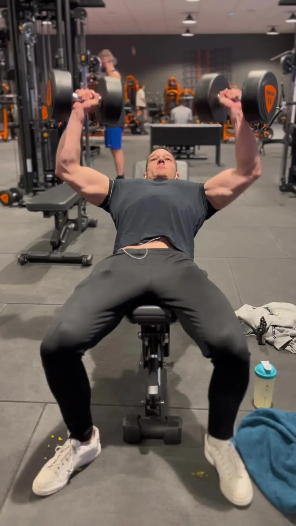 @theoo.lrt Exercice pecs #chestworkout #chestworkouts #chestfitness