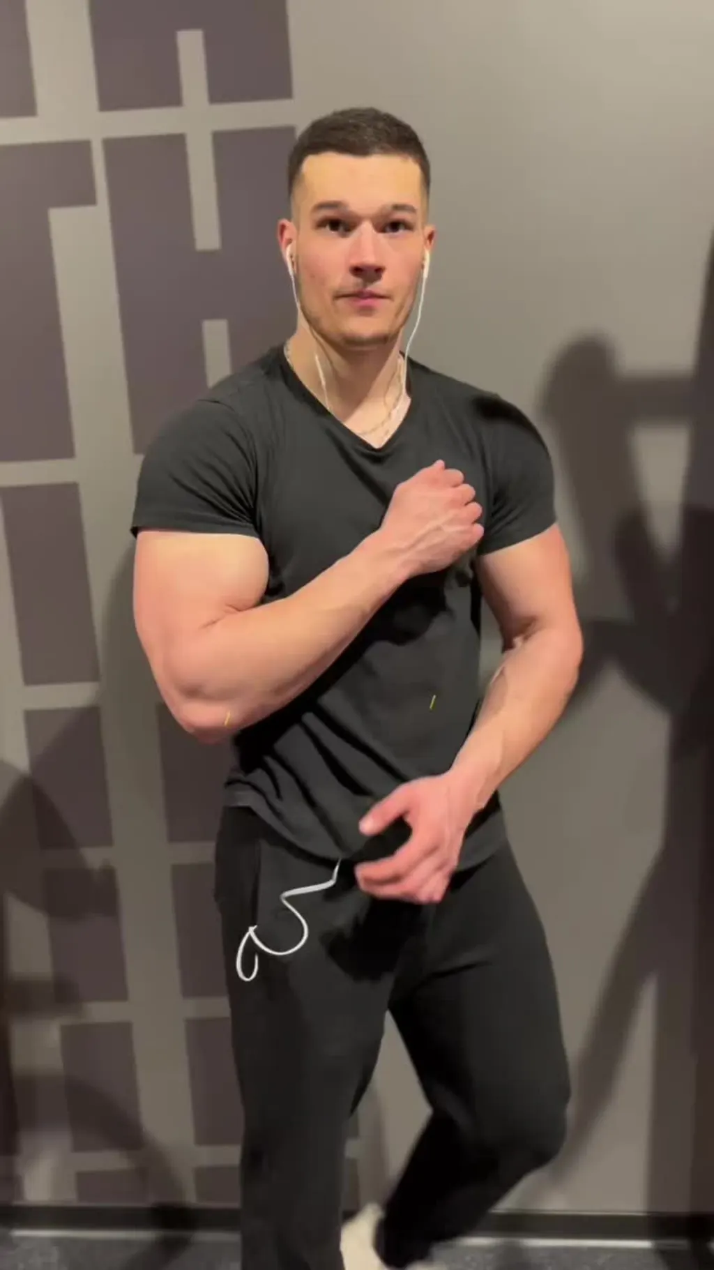 @theoo.lrt L’avant dernier c’est une bombe #bicepsworkout