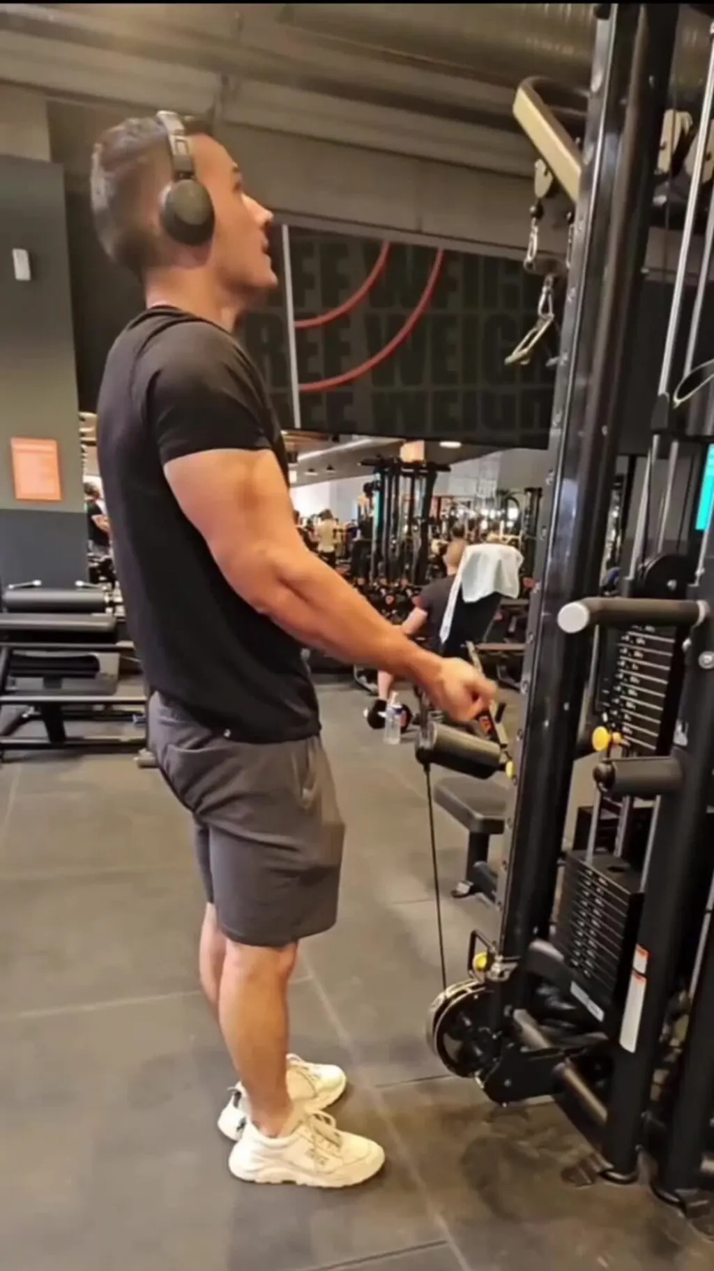 @theoo.lrt Tes bras vont exploser si tu fais ça #exercicebiceps