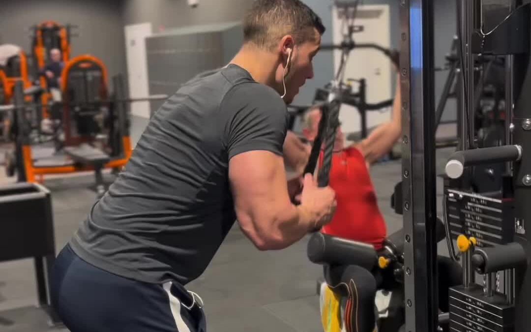 @theoo.lrt Exercice pour des triceps énorme #exercicetriceps