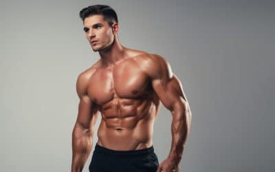 Cameron Smet, fils de David Hallyday, exhibe ses abdominaux sculptés et ses bras puissants dans une démonstration impressionnante